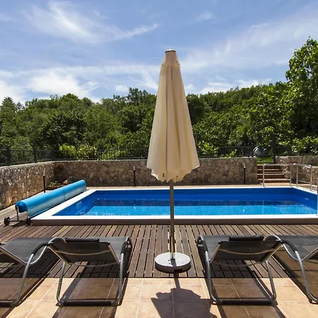 Geraeumiges In Mit Privatem Pool Holiday home