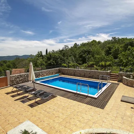 Holiday home Geraeumiges In Mit Privatem Pool *
